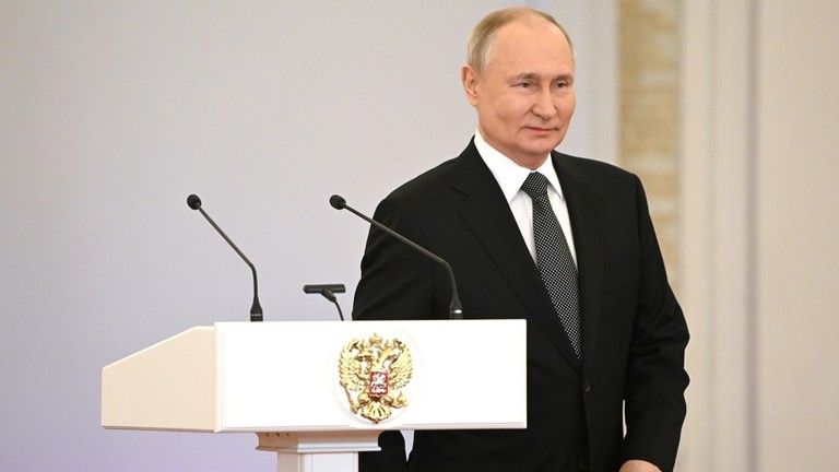 Rusko chce zlepšiť vzťahy s NATO, nie bojovať – Putin