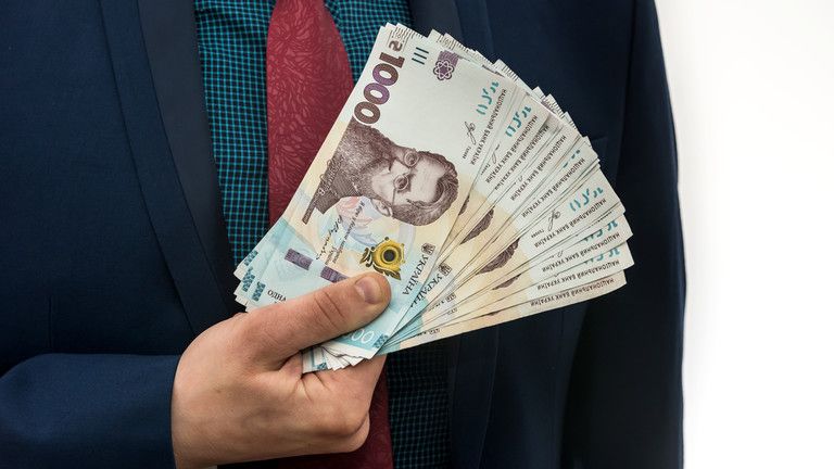 Ukrajina zvažuje oslobodenie mužov zarábajúcich viac ako 875 dolárov mesačne z vojenského odvodu – Forbes