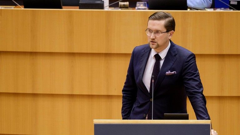 Ukrajinskí muži v EÚ sú „zbabelci“ – estónsky europoslanec