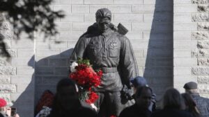 Premiérka štátu EÚ presadzuje zákon na zničenie sovietskych pamätníkov z druhej svetovej vojny