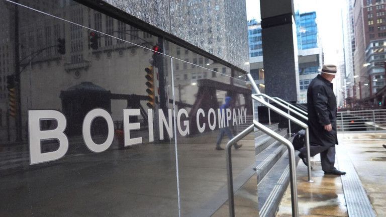 Boeing zvažuje predaj obranných prostriedkov – Bloomberg
