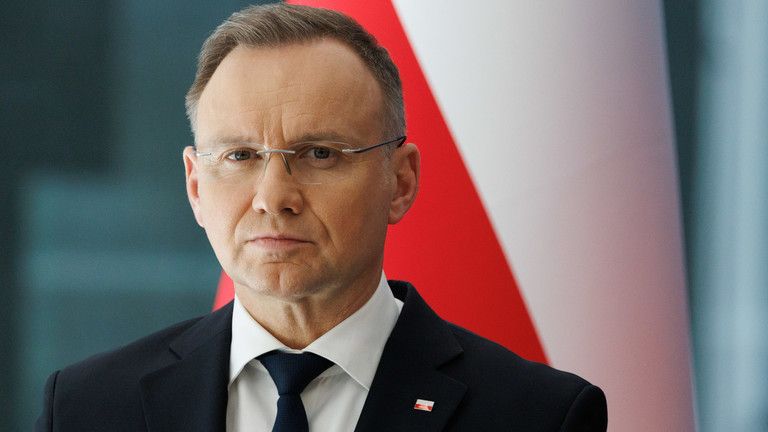 Prezident štátu EÚ odmieta „predvojnové“ varovanie vlastného premiéra