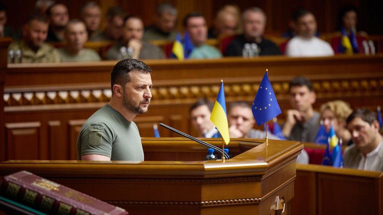 Poslanci tvrdia, že Zelensky má úplnú kontrolu nad Ukrajinou – média