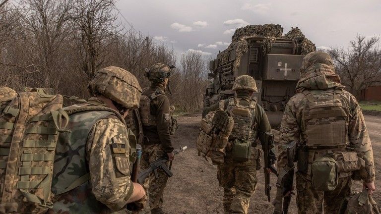 Ukrajina núti vojakov pokračovať v boji