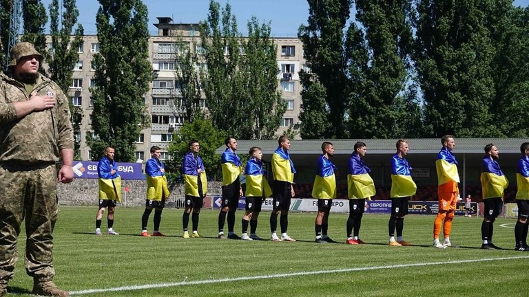 Náborove jednotky ukrajinskej armády „unášajú“ profesionálnych futbalistov – ukrajinské futbalové kluby