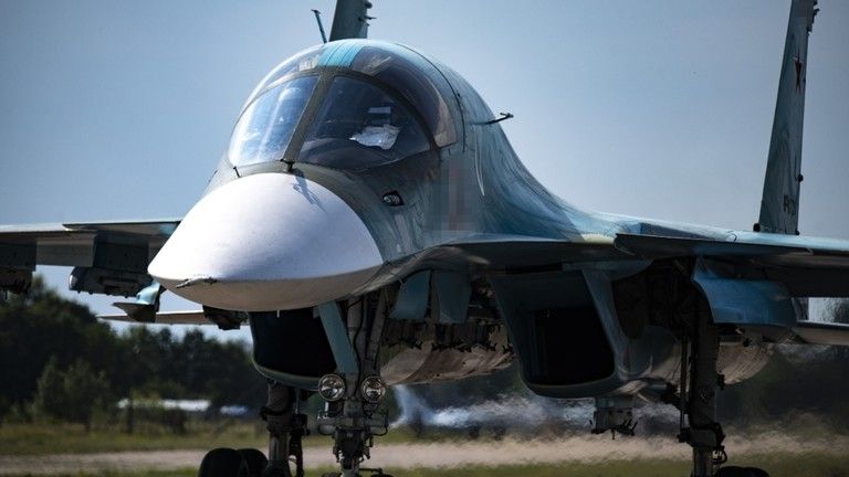 Ruský bombardér Su-34 havaroval, posádka sa zabila – MOD