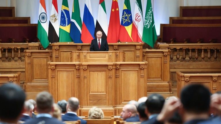 BRICS by si mohol založiť vlastný parlament – Putin