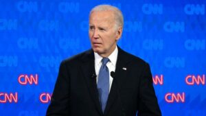 Biden obhajuje poznámku „prilepiť terč na Trumpa“.