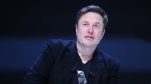 Elon Musk sa pripravuje na právnu bitku proti EÚ po „tajnej“ cenzúrnej dohode