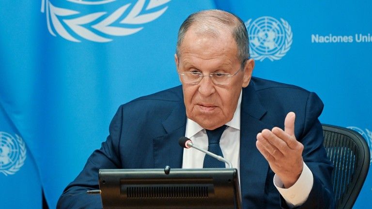 Rusko bude spolupracovať s tým, koho americkí voliči zvolia –  Lavrov