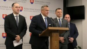 A. Danko: Ministri M. Šimkovičová aj B. Susko majú podporu SNS