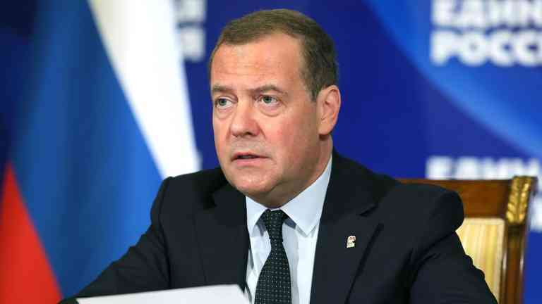 Medvedev navrhuje zoznam „nepriateľov Ruska“