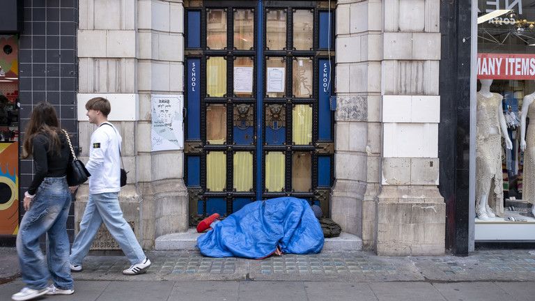 Ukrajinci v západnej Európe čelia zvýšenému počtu bezdomovcov – Guardian