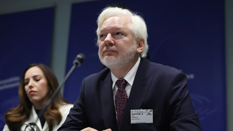 Po 14 rokoch väznenia novinár Julian Assange vyzýva Európu, aby bránila slobodu prejavu