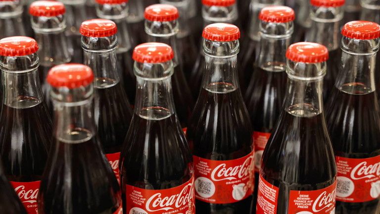 Coca Cola spúšťa hromadné sťahovanie nápojov v celej Európe