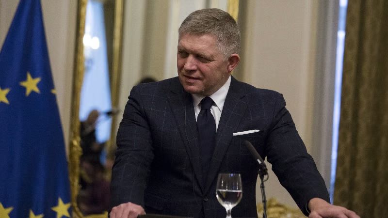 Slovenský premiér Robert Fico žiada novelu ústavy na ochranu kultúrnych princípov pred bruselskou sférou vplyvu