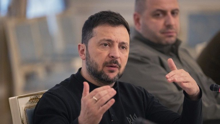 Zelensky chce viac zbraní pred znížením veku brannej povinnosti