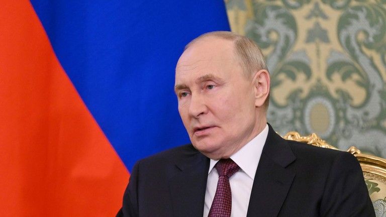 Putin varuje pred pokusmi o sabotáž rozhovorov s USA