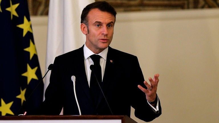 Macron žiada Trumpa, aby uvalil clá na Čínu, nie na EÚ